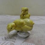 Žlutá kuřátka - Volkstedt, Karl Ens, Německo Žlutá kuřátka - Volkstedt, Karl Ens, Německo