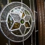 Neorenesanční skříň s vitráží Neorenesanční skříň s vitráží