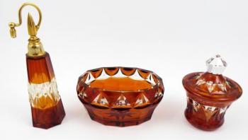 Art deco toaletní souprava z ambrového skla Art deco toaletní souprava z ambrového skla
