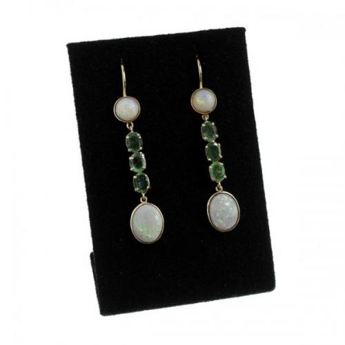 Zlaté visací náušnice s opály a smaragdy Zlaté visací náušnice s opály a smaragdy