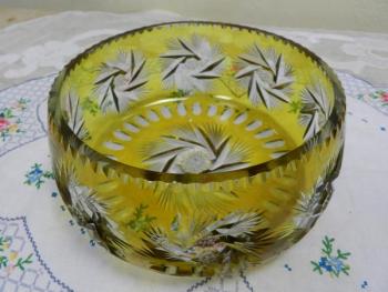 Žlutá broušená mísa Žlutá broušená mísa