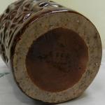 Plastická keramická hnědá váza s motivy zvířat Plastická keramická hnědá váza s motivy zvířat