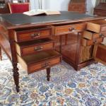 Starožitný neoklasicistní francouzský psací stůl L Starožitný neoklasicistní francouzský psací stůl L