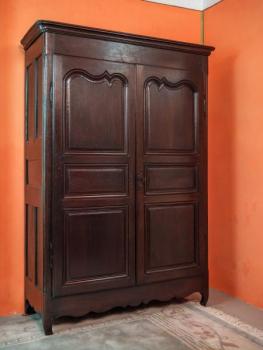 Starožitná Namůrská skříň z počátku 19. století Du Starožitná Namůrská skříň z počátku 19. století Du