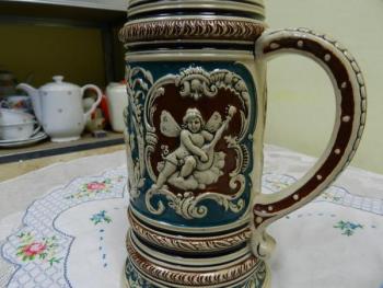 Keramický Korbel s amorky Keramický Korbel s amorky