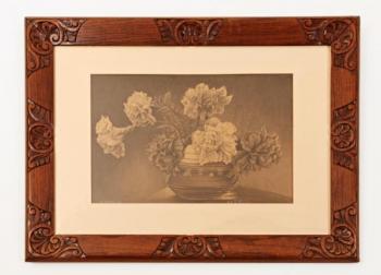 Prvorepublikové obrazy v řezbovaných rámech. Prvorepublikové obrazy v řezbovaných rámech.