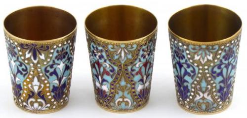 Tři pohárky, kalíšky, s barevnými emaily Tři pohárky, kalíšky, s barevnými emaily