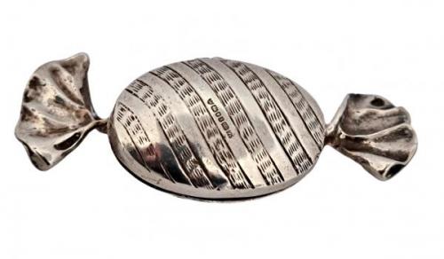 STŘÍBRNÁ ART DECO DÓZIČKA NA LÉKY ”BONBON” STŘÍBRNÁ ART DECO DÓZIČKA NA LÉKY ”BONBON”