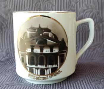 Hrnek - Plzeň - Divadlo  Hrnek - Plzeň - Divadlo