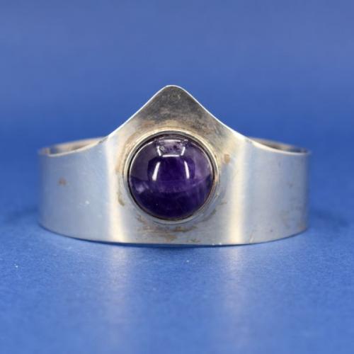 Stříbrný náramek s ametystem Stříbrný náramek s ametystem