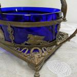 Větší modrá empírová mísa na čtyřech nožičkách Větší modrá empírová mísa na čtyřech nožičkách