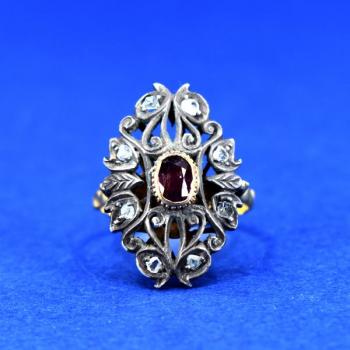 Zlatý prsten s rubínem a routami Zlatý prsten s rubínem a routami