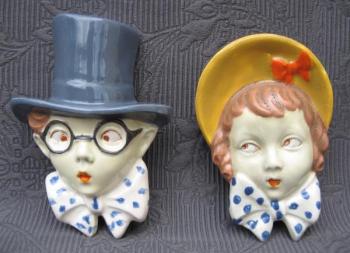 Chlapec s dívkou ( závěsné plastiky )  Chlapec s dívkou ( závěsné plastiky )