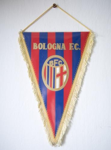 Vlaječka italského klubu Bologna FC Vlaječka italského klubu Bologna FC