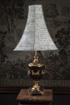 101. Dekorativní lampa v empírovém stylu 101. Dekorativní lampa v empírovém stylu