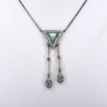 Bílozlatý kolier s opálem a brilianty Bílozlatý kolier s opálem a brilianty