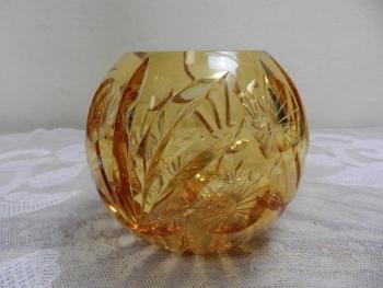 Žlutá autorská broušená kulovitá váza Žlutá autorská broušená kulovitá váza