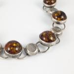 STŘÍBRNÝ NÁRAMEK S JANTAREM STŘÍBRNÝ NÁRAMEK S JANTAREM