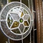 Neorenesanční skříň s vitráží Neorenesanční skříň s vitráží