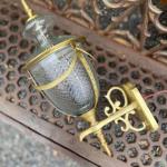 Mosazná aplika s ramenem  Mosazná aplika s ramenem