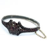 Granátový náramek Granátový náramek