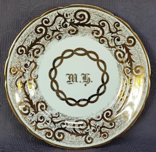 Talíř s monogramem, zn. P&L (Ostrov u Karl.Varů)  Talíř s monogramem, zn. P&L (Ostrov u Karl.Varů)