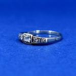 Bílozlatý prsten s brilianty Bílozlatý prsten s brilianty