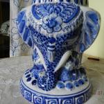 Malovaný porcelánový soklík Malovaný porcelánový soklík