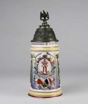 Korbel s víkem  Korbel s víkem