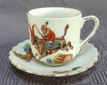 Šálek s podšálkem, dětský motiv I., zn. Victoria  Šálek s podšálkem, dětský motiv I., zn. Victoria