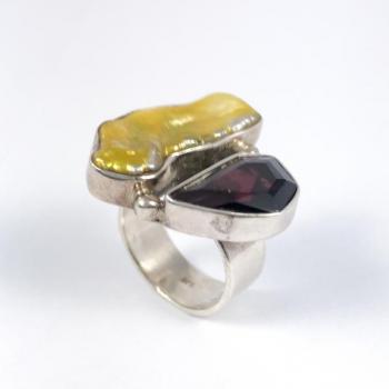 STŘÍBRNÝ PRSTEN SE DVĚMA KAMENY STŘÍBRNÝ PRSTEN SE DVĚMA KAMENY