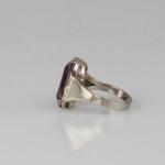 Zlatý prsten s ametystem a diamanty Zlatý prsten s ametystem a diamanty