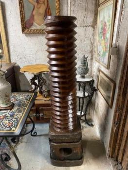 Dřevěná šroubovice z lisu na víno  Dřevěná šroubovice z lisu na víno