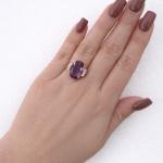 Prsten s přírodním ametystem a diamanty Prsten s přírodním ametystem a diamanty