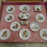 Dětské nádobí, sada - Victoria, Stará Role, 1919 Dětské nádobí, sada - Victoria, Stará Role, 1919