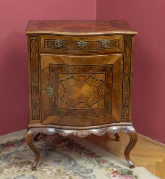 116. Skříňka v barokním stylu 116. Skříňka v barokním stylu