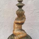 Svícen s trpaslíkem Svícen s trpaslíkem