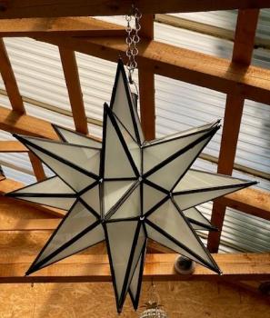 Lustr ve tvaru hvězdy  Lustr ve tvaru hvězdy