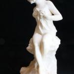 Socha odpočívající dívky - G. Papucci Socha odpočívající dívky - G. Papucci