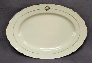 Talíř oválný s monogramem  Talíř oválný s monogramem