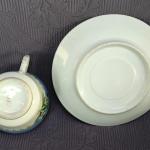 Šálek s podšálkem, květinový dekor  Šálek s podšálkem, květinový dekor