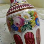 Broušená malovaná váza, přejímané sklo Broušená malovaná váza, přejímané sklo