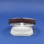 Granátový pevný náramek, Čechy, 1890 Granátový pevný náramek, Čechy, 1890