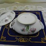 Ručně malovaná terina - Thun, Klášterec, 19. stol. Ručně malovaná terina - Thun, Klášterec, 19. stol.