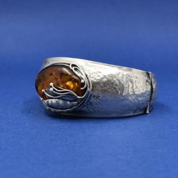 Stříbrný náramek s jantarem Stříbrný náramek s jantarem