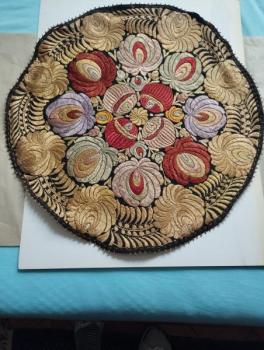 Dekorativní výšivka Dekorativní výšivka