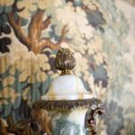 Cassolette vázy. Mramor a zlacený bronz V 62cm Cassolette vázy. Mramor a zlacený bronz V 62cm