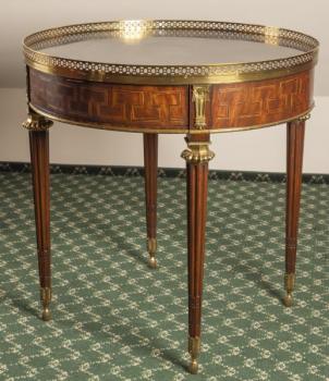 251. Stolek v klasicistním stylu 251. Stolek v klasicistním stylu