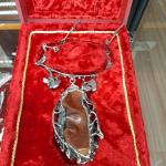 MASIVNÍ STŘÍBRNÝ NÁHRDELNÍK S PŘÍRODNÍM JANTAREM MASIVNÍ STŘÍBRNÝ NÁHRDELNÍK S PŘÍRODNÍM JANTAREM