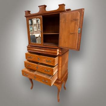 Klasicistní skříňka / kabinet Klasicistní skříňka / kabinet